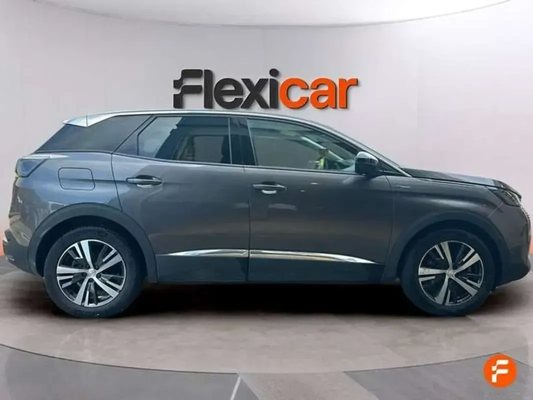 Usado Peugeot 3008 Allure 226 CV (166 kW) 2021 Gris SUV