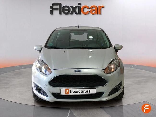 Usado Ford Fiesta Trend 82 CV (60 kW) 2017 Gris / plata Utilitario