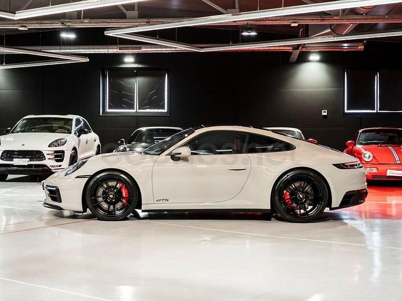 Usado Porsche 911 Carrera 4 GTS 541 CV (397 kW) 2024 Gris / plata Coupe