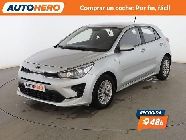 Gris / plata Usado 2021 Kia Rio Berlina | 11.499 € (Precio justo) - Imagen 1/3