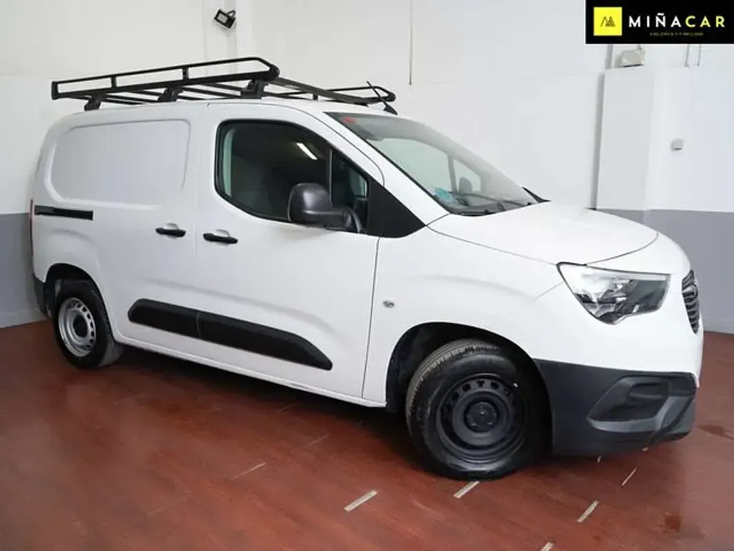 Usado Opel Combo S 99 CV (72 kW) 2022 Blanco Monovolumen
