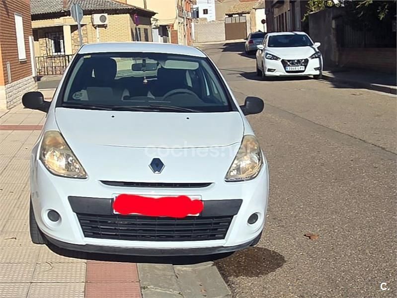 Usado Renault Clio II Authentique 70 CV (51 kW) 2010 Blanco Berlina