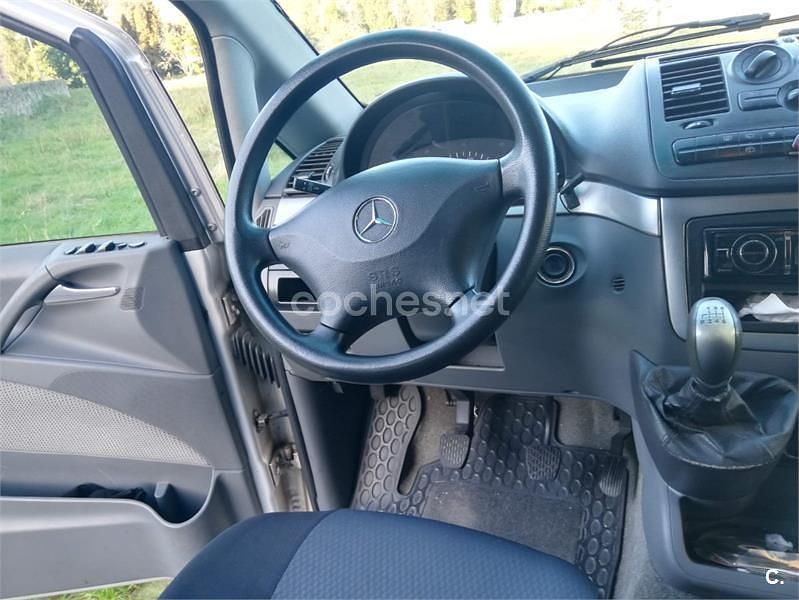 Usado Mercedes Viano 150 CV (110 kW) 2005 Gris / plata Monovolumen