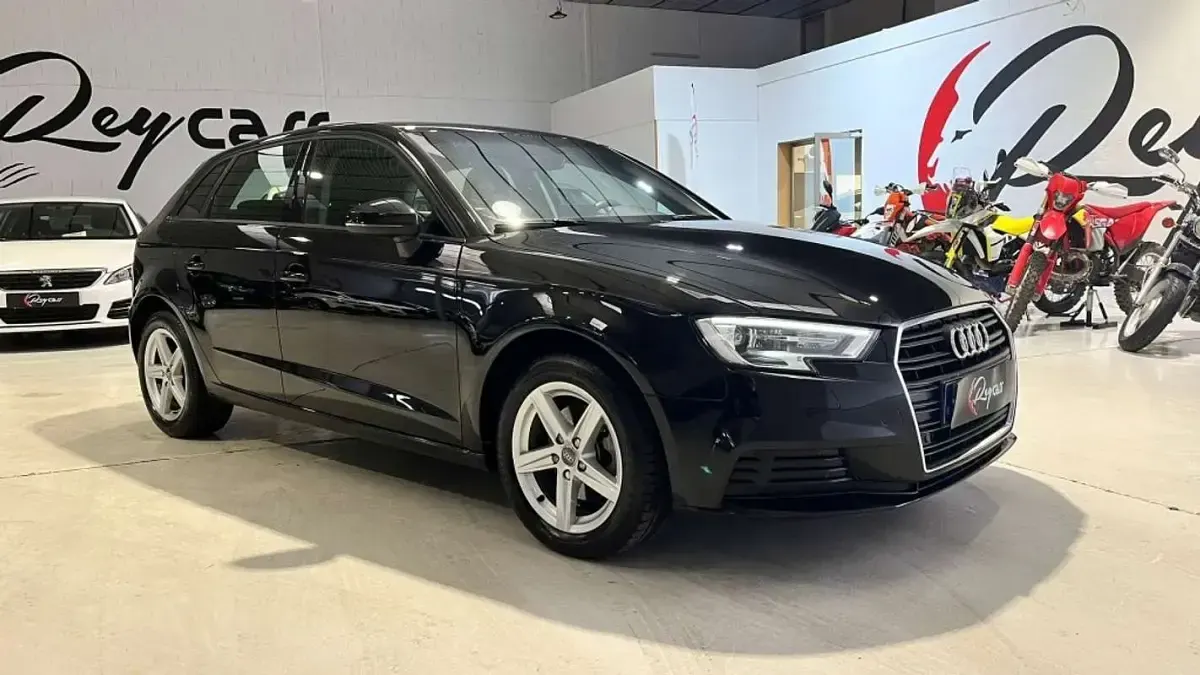 Usado Audi A3 Sportback 116 CV (85 kW) 2020 Negro Utilitario