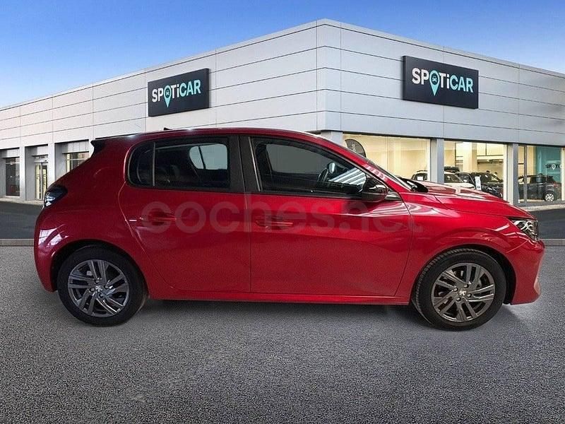 Usado Peugeot 208 Active 101 CV (74 kW) 2021 Rojo Utilitario
