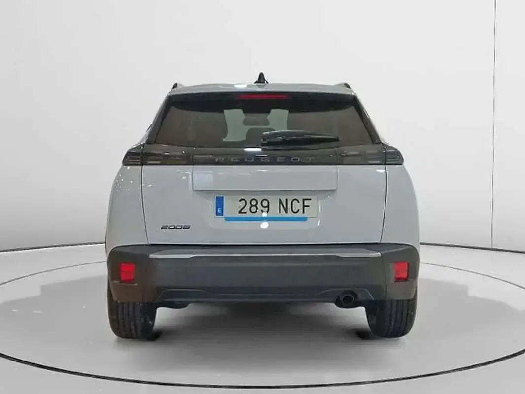 Usado Peugeot 2008 Allure 102 CV (75 kW) 2025 Blanco SUV