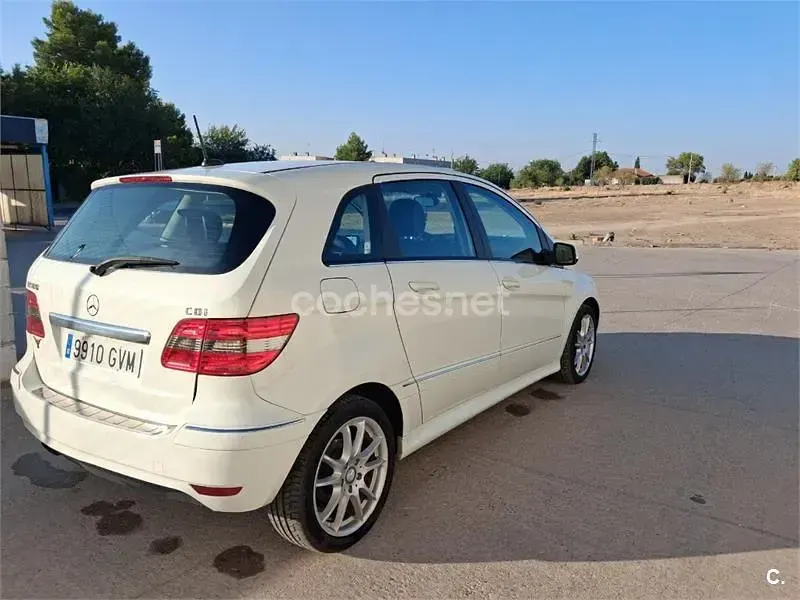 Usado Mercedes B180 Sport Edition 109 CV (80 kW) 2010 Blanco Monovolumen