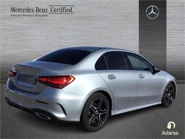 Usado Mercedes A200 AMG line 150 CV (110 kW) 2025 Plata hightech Berlina