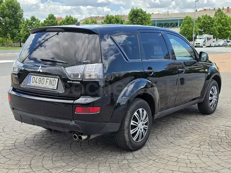 Usado Mitsubishi Outlander Intense 140 CV (102 kW) 2007 Negro SUV