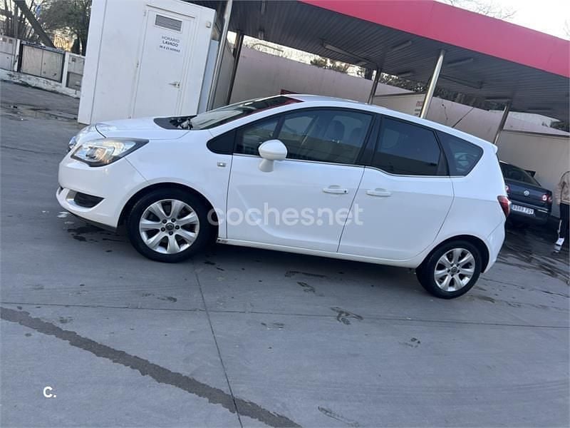 Usado Opel Meriva Excellence 110 CV (80 kW) 2015 Blanco Monovolumen