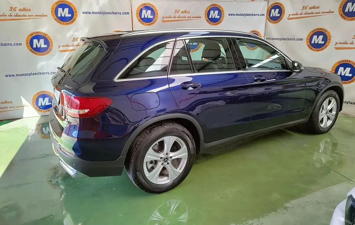 Usado Mercedes GLC250 204 CV (150 kW) 2017 Azul