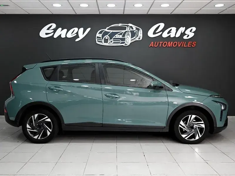 Usado Hyundai Bayon 100 CV (73 kW) 2023 Verde SUV