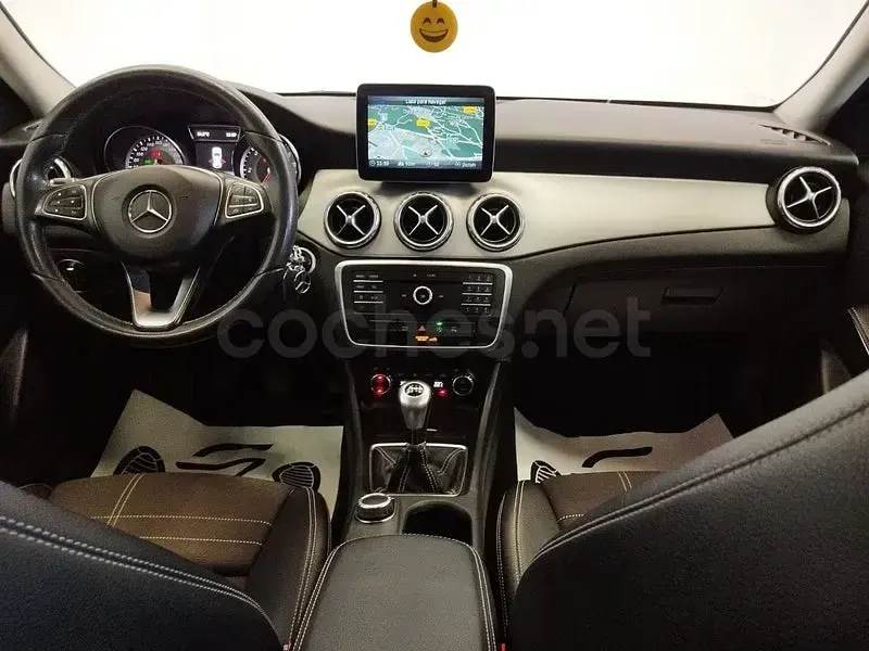 Usado Mercedes GLA200 Urban 136 CV (100 kW) 2016 Blanco SUV