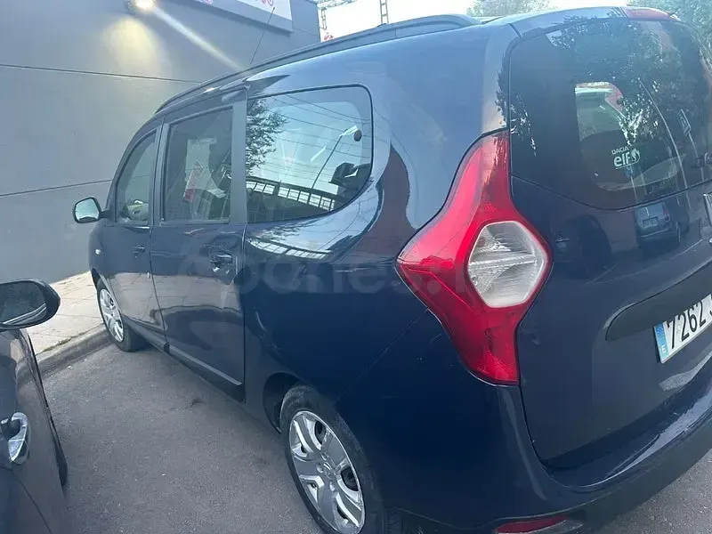 Usado Dacia Lodgy Ambiance 100 CV (73 kW) 2016 Azul Monovolumen