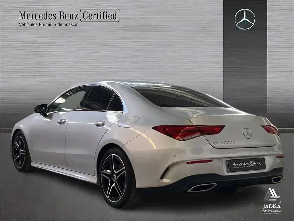 Usado Mercedes CLA220 AMG line 190 CV (139 kW) 2022 Gris / plata Berlina