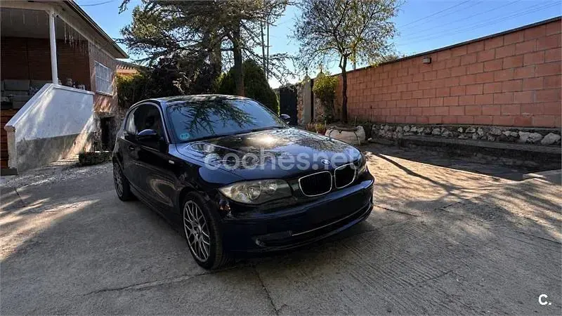Usado BMW 120 170 CV (125 kW) 2007 Negro Utilitario