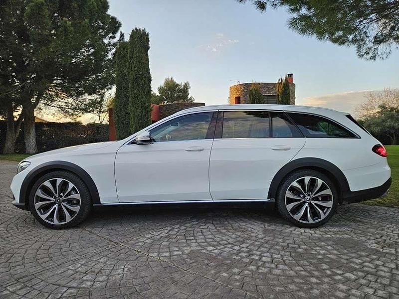 Usado Mercedes E220 194 CV (142 kW) 2018 Blanco Familiar