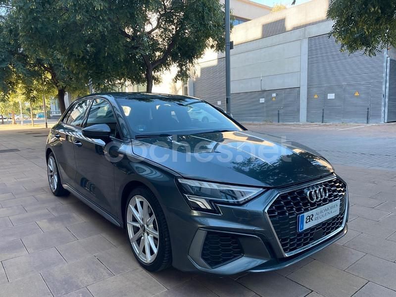 Usado Audi A3 S-Line 150 CV (110 kW) 2021 Gris / plata Berlina