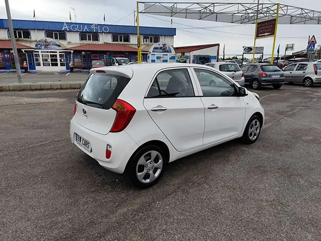 Usado Kia Picanto Urban 69 CV (50 kW) 2015 Blanco Utilitario