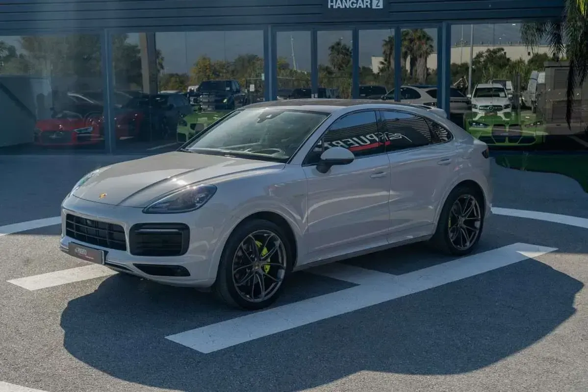 Usado Porsche Cayenne 462 CV (339 kW) 2021 Gris SUV