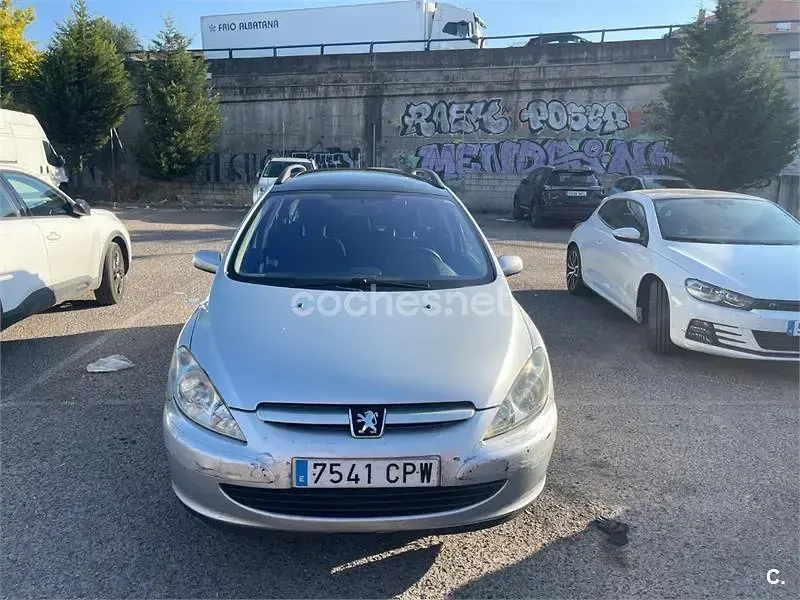 Usado Peugeot 307 138 CV (101 kW) 2003 Blanco Familiar