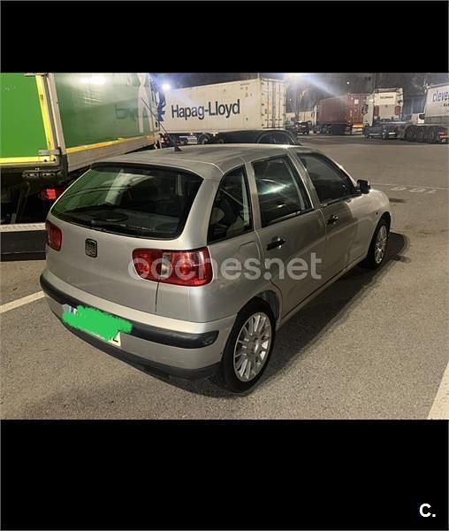 Usado Seat Ibiza 60 CV (44 kW) 2001 Gris / plata Utilitario