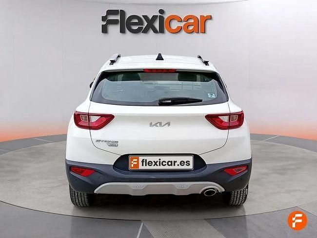Usado Kia Stonic 100 CV (73 kW) 2021 Blanco SUV