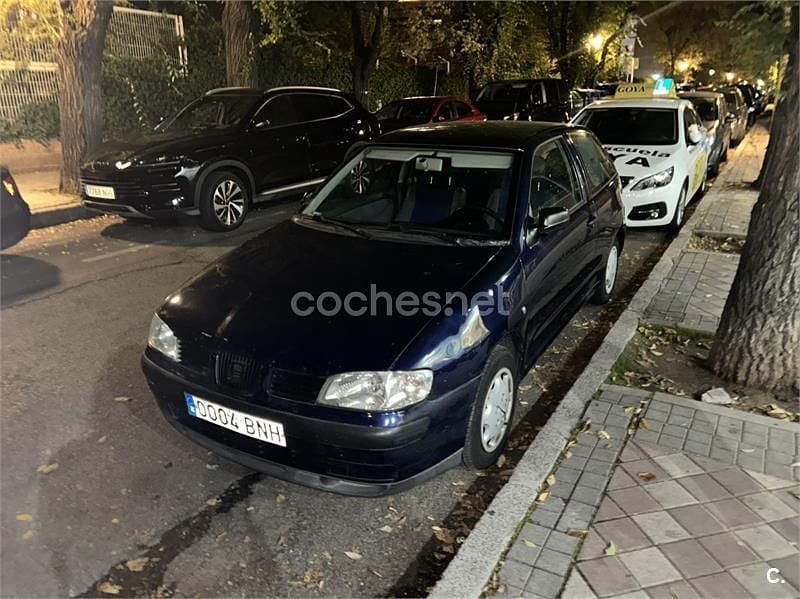 Azul Usado 2001 Seat Ibiza Sport Berlina | 1600 € (Buen precio) - Imagen 1/4