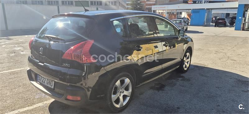 Usado Peugeot 3008 110 CV (80 kW) 2009 Negro Familiar