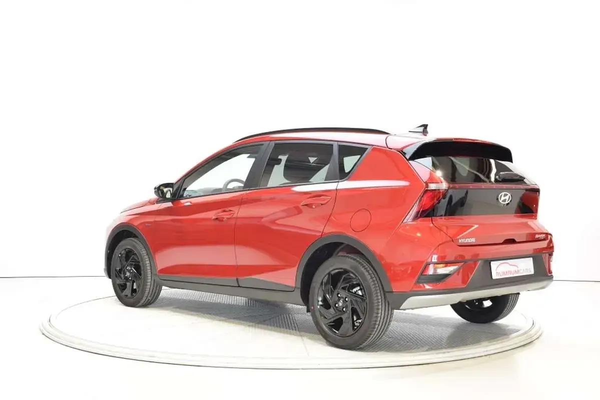 Nuevo Hyundai Bayon Blackline 90 CV (66 kW) 2026 Rojo SUV