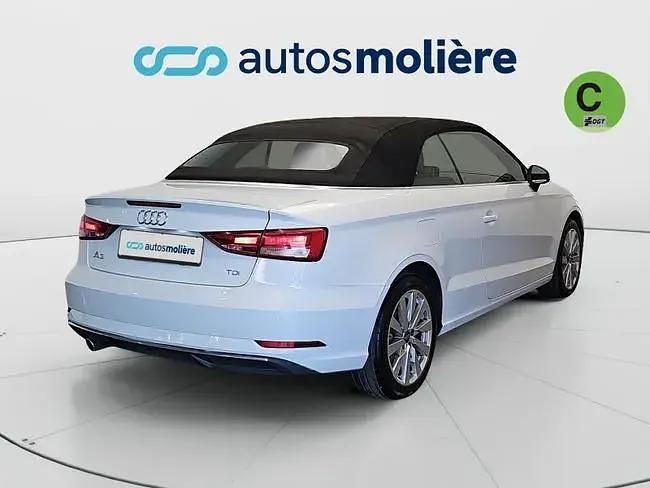 Käytetty Audi A3 Design 116 HP (85 kW) 2018 Valkoinen Sedan