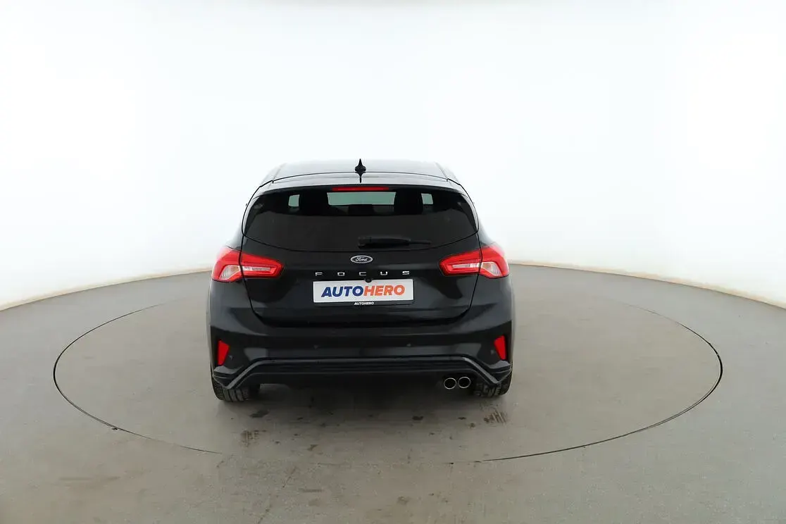 Usado Ford Focus ST-Line 125 CV (91 kW) 2019 Negro Berlina