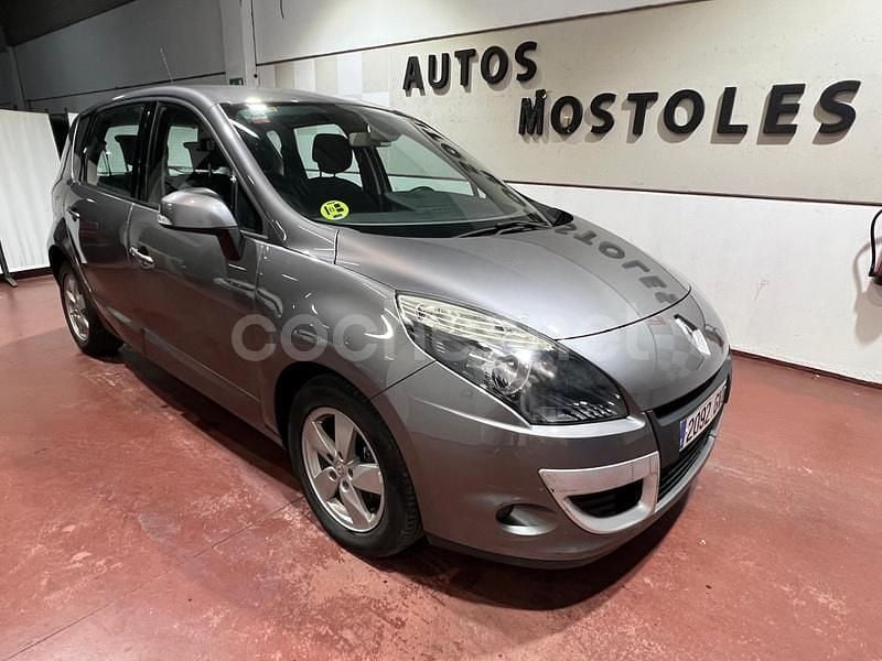 Usado Renault Scénic III Dynamique 130 CV (95 kW) 2009 Beige Monovolumen