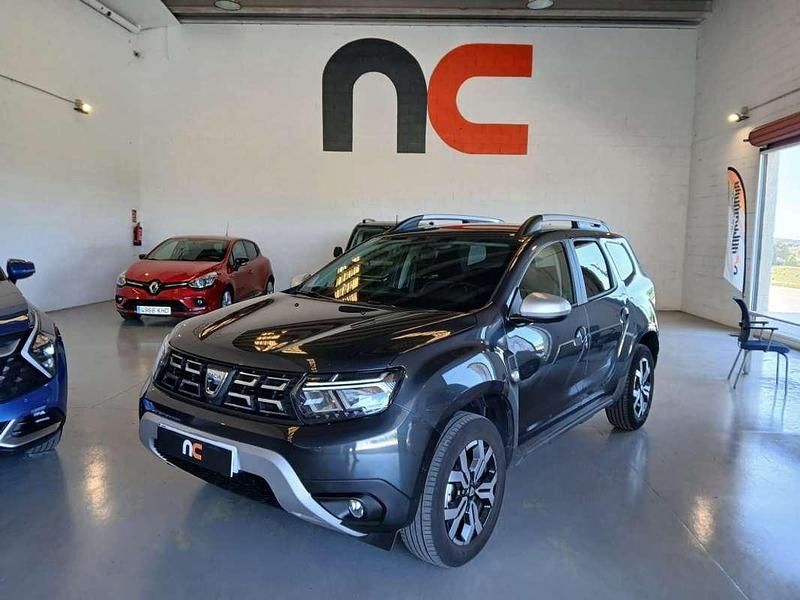 Usado Dacia Duster Prestige 116 CV (85 kW) 2021 Gris / plata SUV