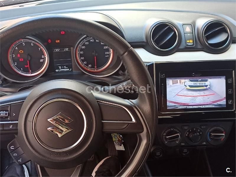 Usado Suzuki Swift 90 CV (66 kW) 2018 Rojo Berlina