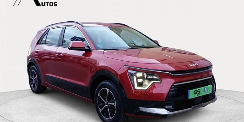 Usado Kia Niro 129 CV (94 kW) 2025 Rojo SUV