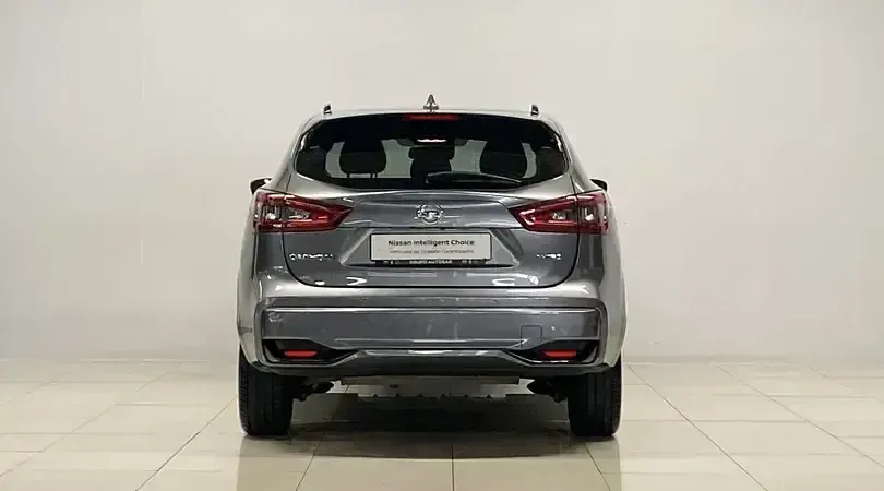 Usado Nissan Qashqai N-TEC 159 CV (116 kW) 2020 Plata diamante (metalizado) SUV