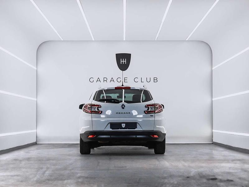 Usado Renault Mégane GrandTour LIMITED 115 CV (84 kW) 2015 Blanco Familiar