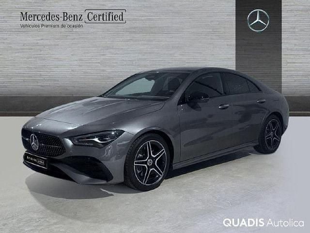 Usado Mercedes CLA220 AMG line 190 CV (139 kW) 2025 Gris montaña Berlina