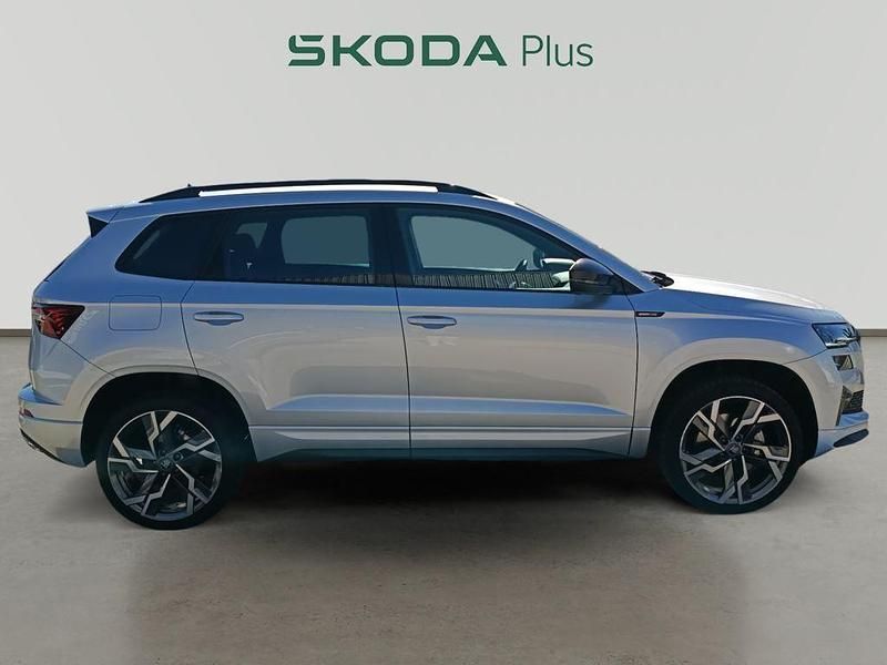Usado Skoda Karoq SportLine 115 CV (84 kW) 2025 Gris plata SUV