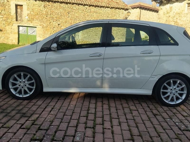Usado Mercedes B200 140 CV (102 kW) 2008 Blanco Monovolumen