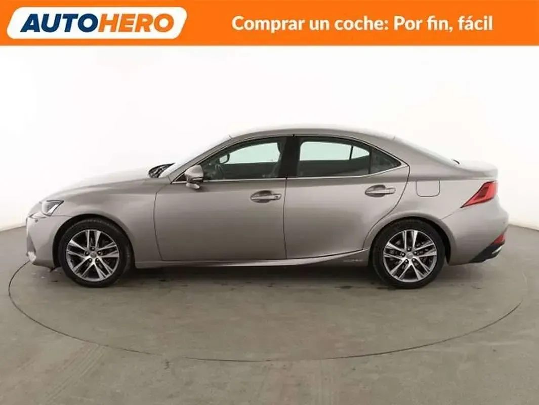 Usado Lexus IS300h Executive Line 223 CV (164 kW) 2019 Gris Berlina