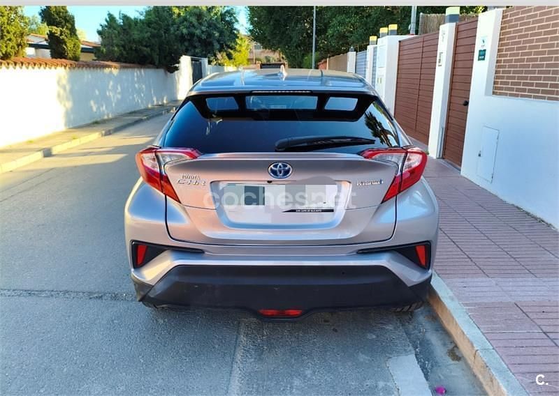 Usado Toyota C-HR Plus 122 CV (89 kW) 2018 Gris / plata SUV