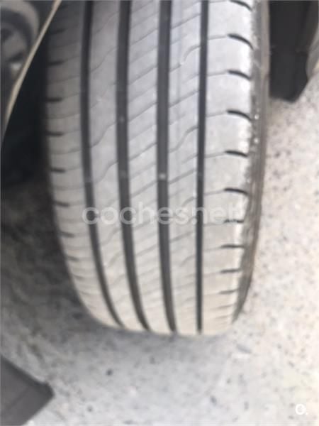 Usado BMW 320 184 CV (135 kW) 2011 Negro Familiar