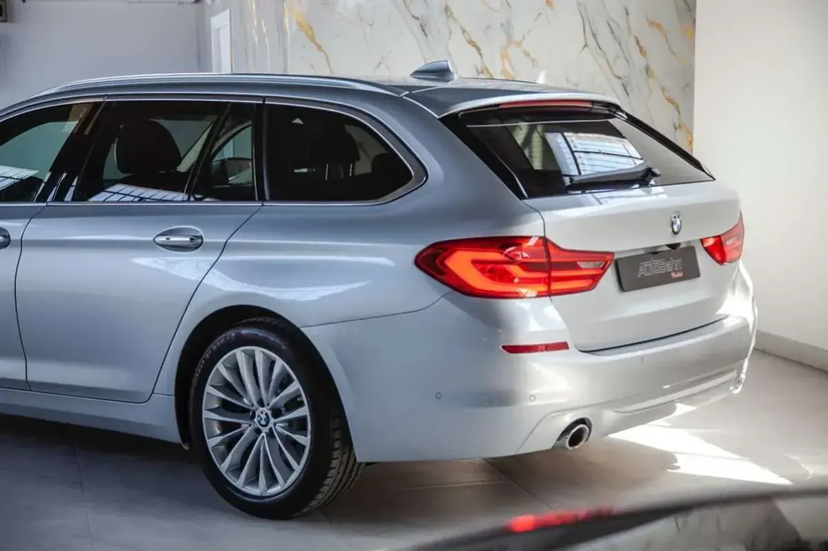Usado BMW 520 Luxury Line 190 CV (139 kW) 2017 Gris / plata Familiar
