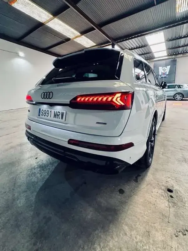 Usado Audi Q7 S-line plus 462 CV (339 kW) 2024 Blanco SUV