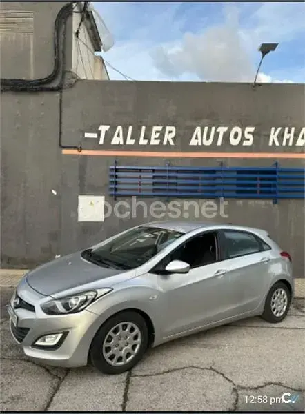 Usado Hyundai i30 110 CV (80 kW) 2013 Gris / plata Berlina