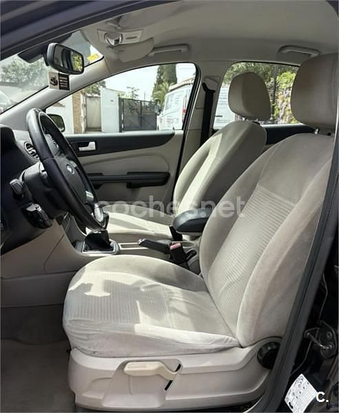 Negro Usado 2005 Ford Focus Trend Berlina | 4500 € (Precio justo) - Imagen 1/4