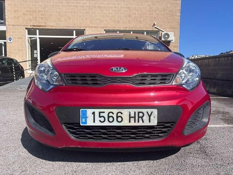 Usado Kia Rio 86 CV (63 kW) 2013 Burdeos Utilitario