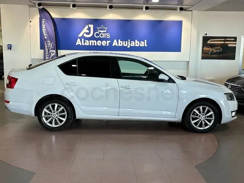 Brugt Skoda Octavia Ambition 105 HK (77 kW) 2015 Hvid Stationcar